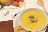 Cremige Kürbis-Safran-Suppe